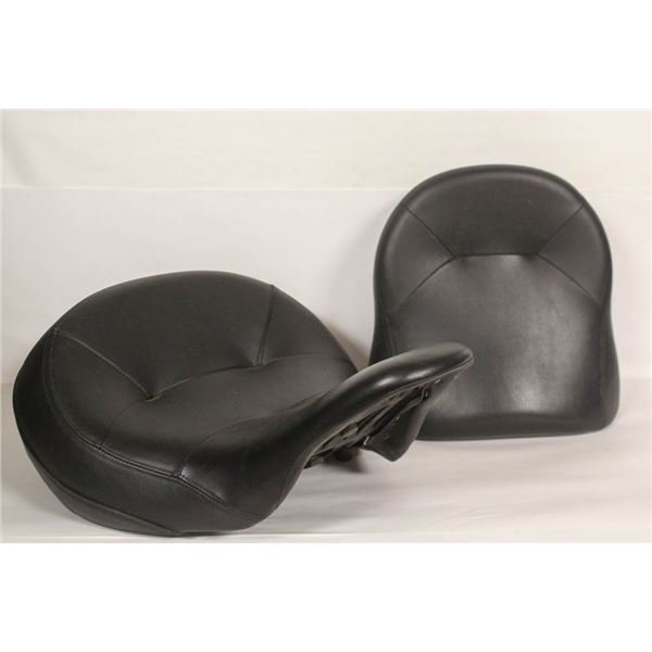 PAIR GOOD COND MOTORCYCLE SEATS FIT KAWASAKI, ETC