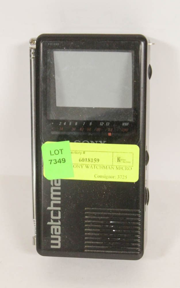 VINTAGE SONY WATCHMAN MICRO TV SET