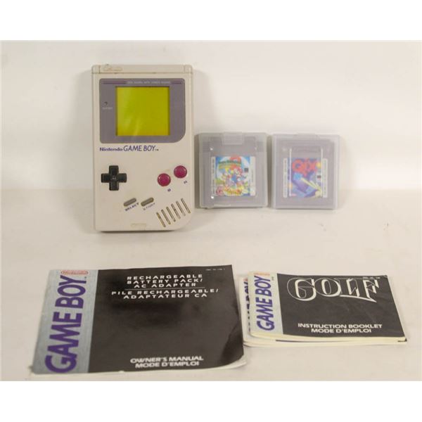 VINTAGE NINTENDO GAME BOY W GAMES & PAPERS