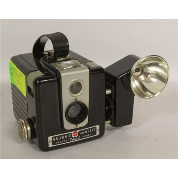 KODAK BROWNIE HAWKEYE CAMERA W FLASH