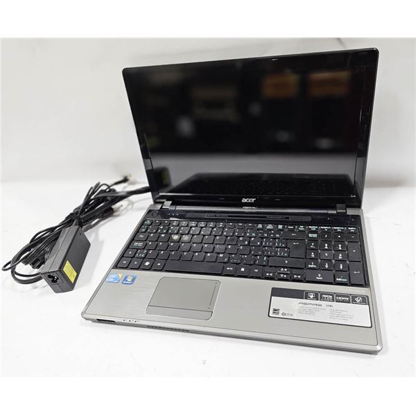 ACER ASPIRE 15.6 IN LAPTOP WITH CARRY BAG & CABLE