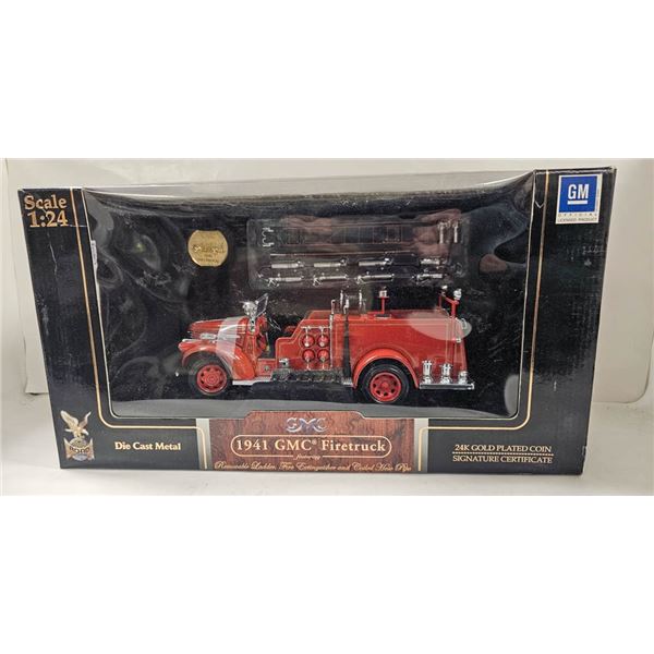 NIB ROAD SIGNATURES 1:24 SCALE 1941 GMC FIRE TRUCK