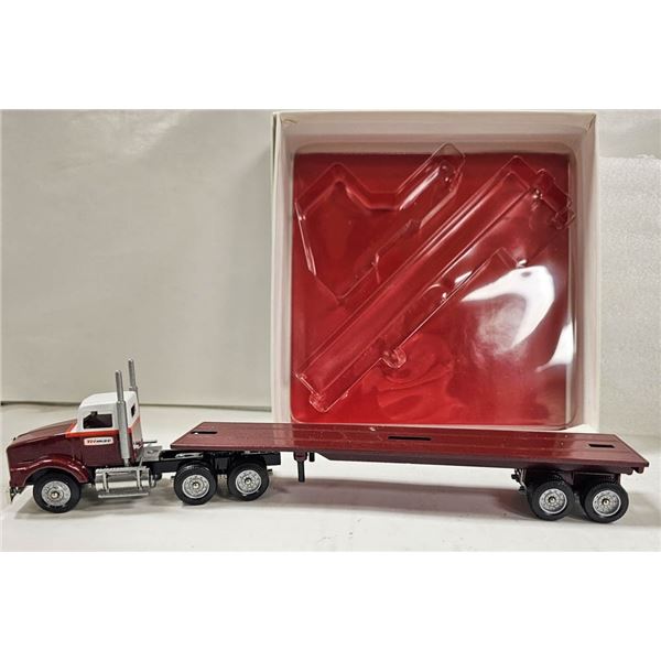 NIB WINROSS 1:64 SCALE TRIMAC SEMI & FLAT DECK