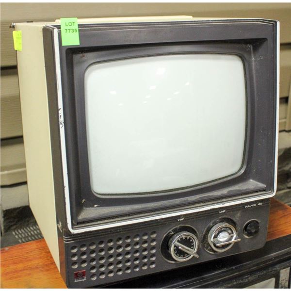 VINTAGE PORTABLE TELEVISION BY HITACHI