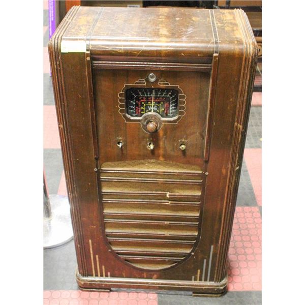 ANTIQUE VIKING FLOOR MODEL RADIO