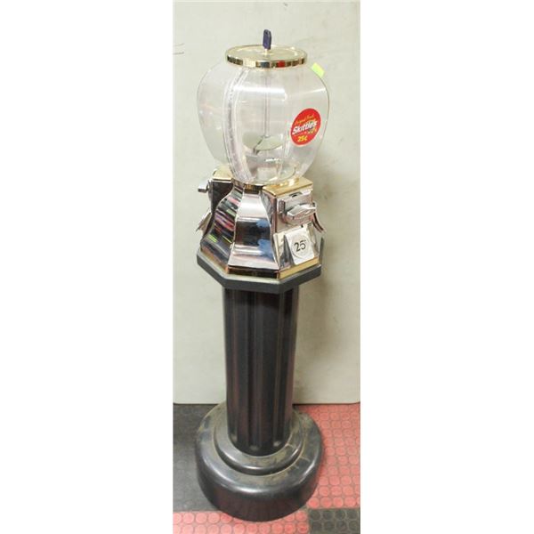 CANDY VENDING MACHINE WITH KEY 4.5 FEET TALL,