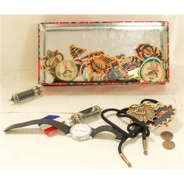 BOX OF VINTAGE AND ANTIQUE ITEMS INCLUDING