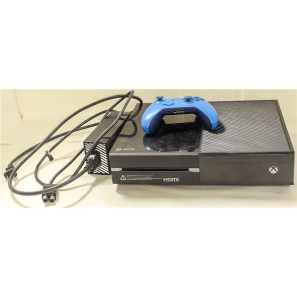 XBOX ONE - MODEL 1540 WITH CONTROLLER