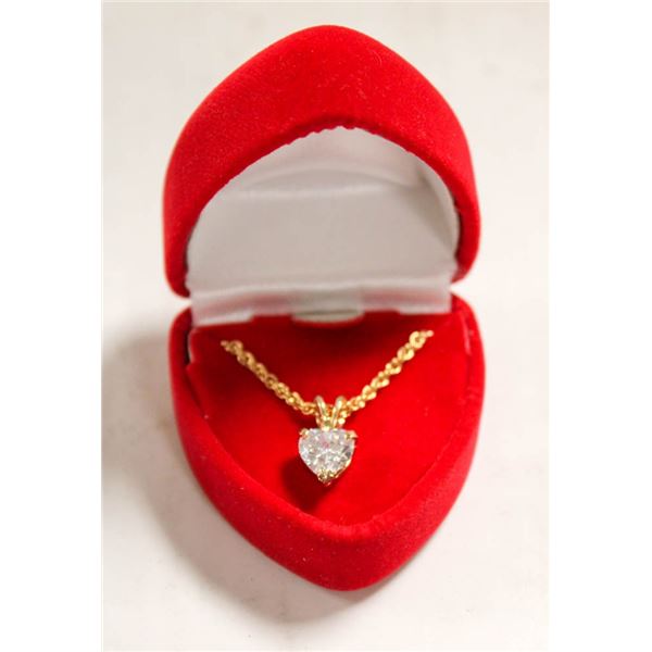 GOLD TONE HEART SHAPED LOCKET