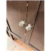 Image 8 : Matching Cabinets with Glass Tops
