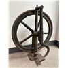 Image 1 : Antique Cast Iron Foot Pedal Wheel