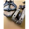 Image 4 : Vintage Pulleys