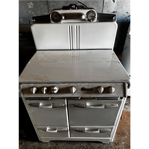 Mokeffe & Merritt Stove