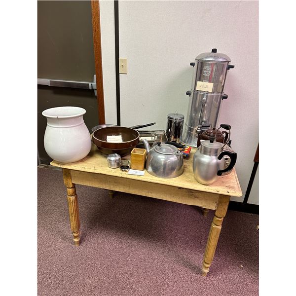 Vintage kitchen items and table