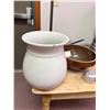 Image 3 : Vintage kitchen items and table