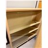 Image 2 : 2 Display Cases