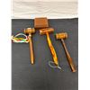 Image 1 : 3 Wooden Gavels
