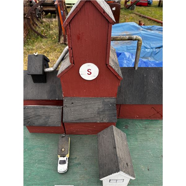 Searle Grain Elevator Model