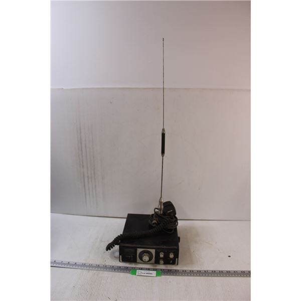 Citizen CB Radio w/ Antenna - As Is