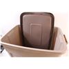 Image 2 : *Rubbermaid Roughneck Storage Tote