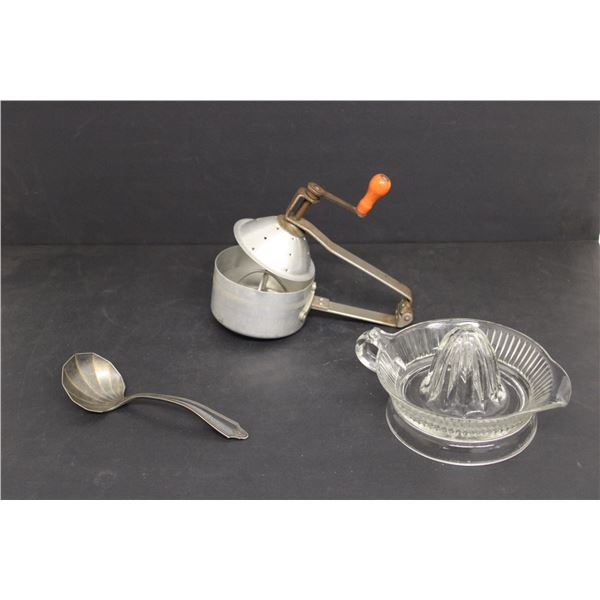 Glass Lemon and Orange Squeezer, Juicer, Ladle Spoon