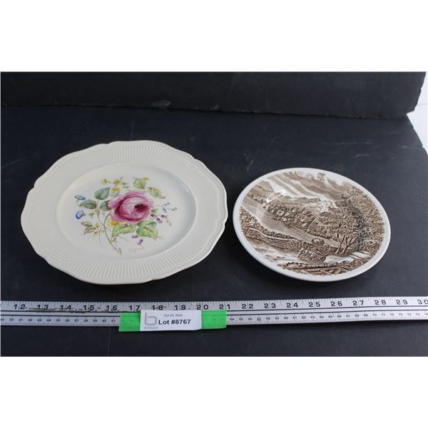 (2) Decorative Ceramic Plates