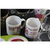 Image 12 : (2) Serving Trays, ( (16) Mugs, (4) Glasses and (2) Cookie Jars