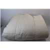 Image 3 : *(2) Queen Sized Bed Comforter Blankets