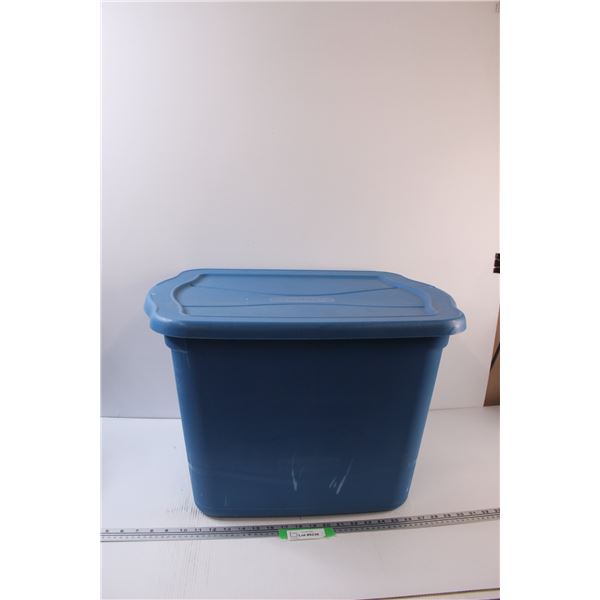 Blue Rubbermaid Tote w/Lid - 18 Gallon