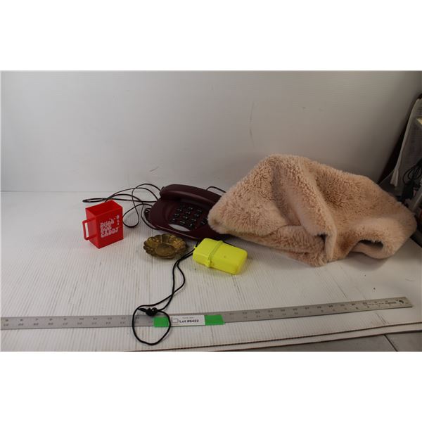 Mat/Rug, Landline Phone, Ash Tray