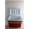 Image 7 : (2) Rubbermaid Coolers