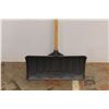 Image 2 : * Yardworks Snow Shovel