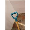 Image 4 : * Yardworks Snow Shovel