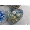 Image 4 : (2) Resin Coasters and Resin Decor
