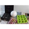 Image 13 : Assorted Craft Supplies