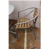 Image 8 : * Patio Umbrella, Table and (4) Chairs - Some Damage