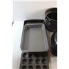 Image 14 : Muffin Pans, Baking Tray, Baking Dishes with Lids, Strainer, Scissor Tongs and Thermos Pitcher