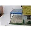 Image 3 : Tin Doll House