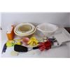 Image 2 : Lot of Various Kitchen Items, Measuring Cups, Tupper Ware, Betty Crocker, Plastic Mixing Bowls, Pops