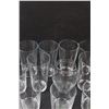 Image 3 : (13) Clear Glasses & Glass Rose Bowl Vase