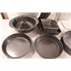 Image 4 : (3) Rounded Baking Pans, (2) Pizza Dishes, (2) Rectangular Baking Pans, (3) Small Wire Racks, (2) Ca