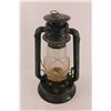 Image 2 : Vintage Dietz Hurricane Kerosine Oil Lantern