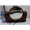 Image 4 : Vintage, "The Looking Glass" Working Make-up Light