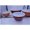 Image 2 : Set of Pyrex  Set of Nesting Bowls