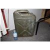 Image 1 : Vintage Metal U.S.A. Army Gas Can