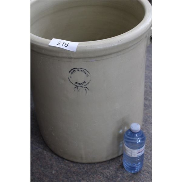 Antique stone 10 Gallon Medalta Crock