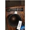Image 2 : Antique Cast Iron Mortar and Pestle