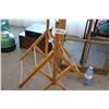 Image 3 : Vintage Window Frame and Small Dry Rack