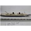 Image 1 : Vintage RMS Queen Elizabeth Ship Oceanliner Model