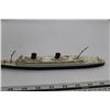 Image 3 : Vintage RMS Queen Elizabeth Ship Oceanliner Model